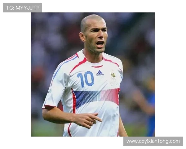 齐内丁齐达内：传奇球员转型教练之路与足球智慧的完美融合